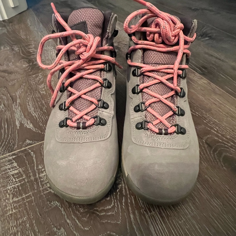 Columbia Gray Ankle Hiking Boots with Pink Laces